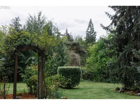 3710 SW Hamilton Street Portland OR 97221