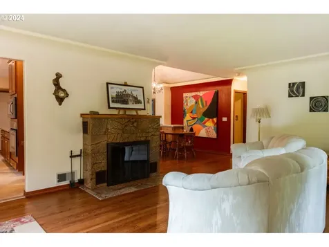 3710 SW Hamilton Street Portland OR 97221