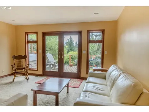 3710 SW Hamilton Street Portland OR 97221