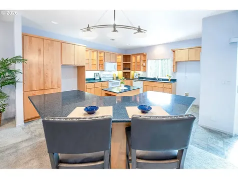 937 S Street Springfield OR 97477