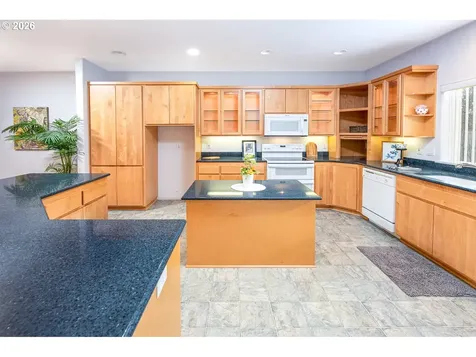 937 S Street Springfield OR 97477