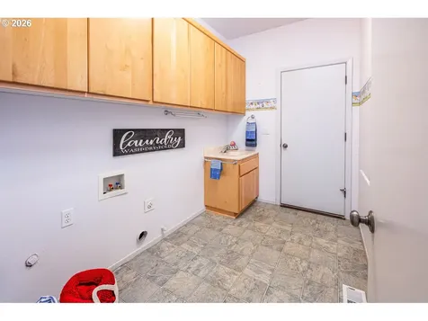 937 S Street Springfield OR 97477