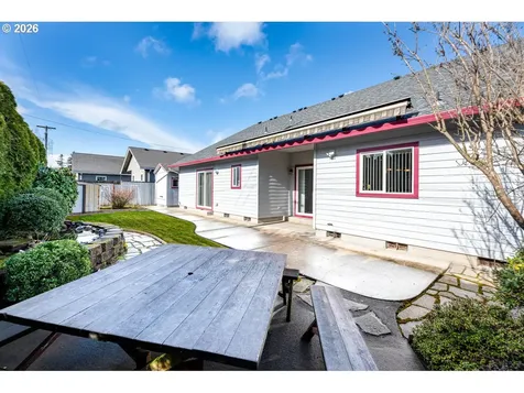 937 S Street Springfield OR 97477