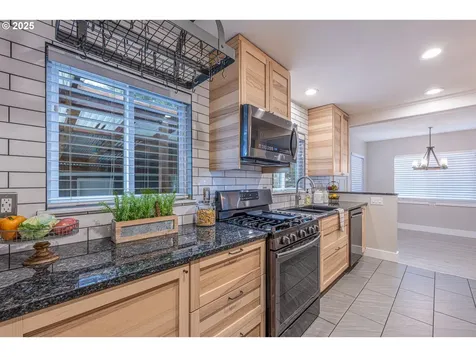 8557 SE Harney Street Portland OR 97266