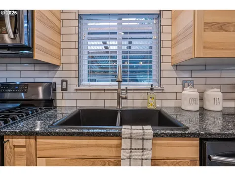 8557 SE Harney Street Portland OR 97266