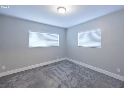 8557 SE Harney Street Portland OR 97266