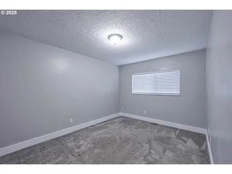 8557 SE Harney Street Portland OR 97266