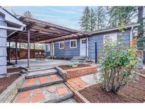 8557 SE Harney Street Portland OR 97266