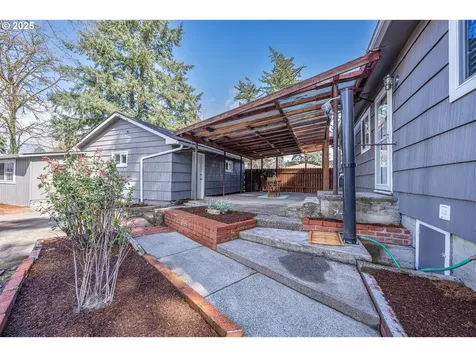 8557 SE Harney Street Portland OR 97266