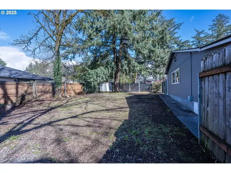 8557 SE Harney Street Portland OR 97266