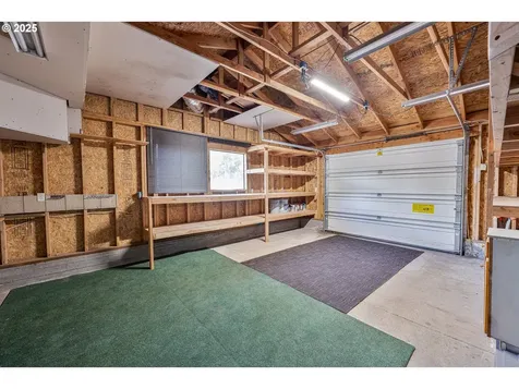 8557 SE Harney Street Portland OR 97266