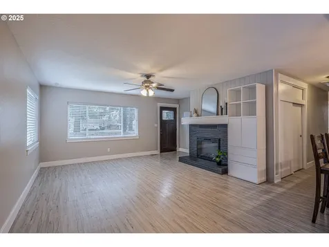 8557 SE Harney Street Portland OR 97266