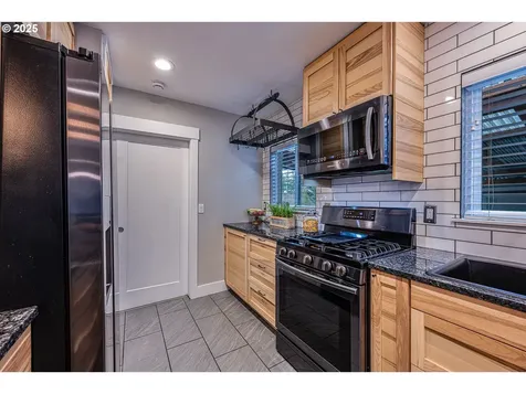 8557 SE Harney Street Portland OR 97266