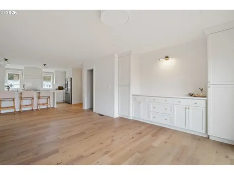 4275 SW Crestwood Drive Portland OR 97225