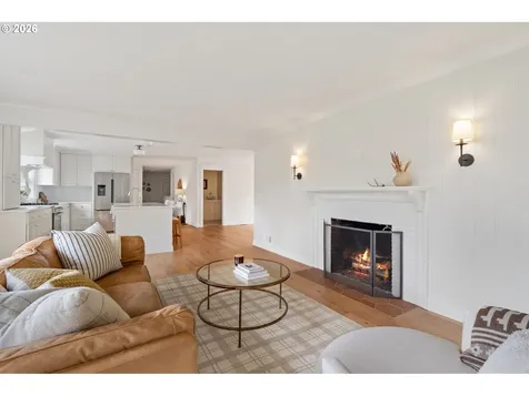 4275 SW Crestwood Drive Portland OR 97225