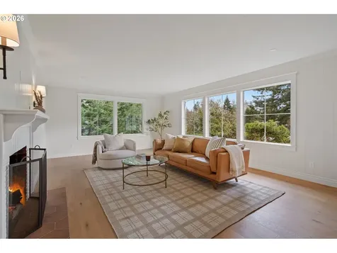 4275 SW Crestwood Drive Portland OR 97225