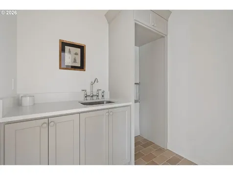 4275 SW Crestwood Drive Portland OR 97225