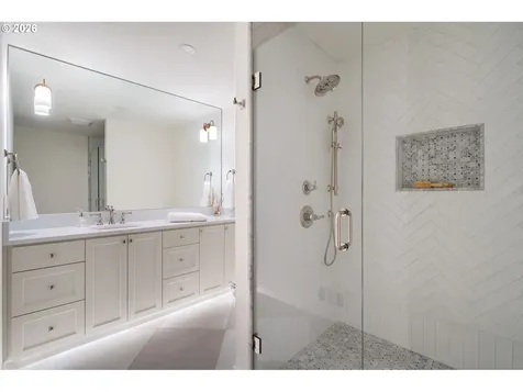 4275 SW Crestwood Drive Portland OR 97225