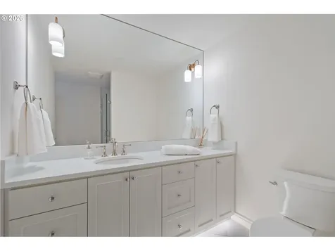 4275 SW Crestwood Drive Portland OR 97225