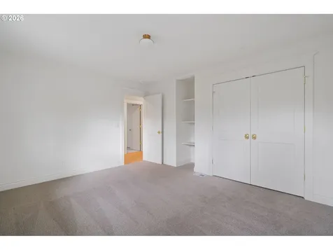 4275 SW Crestwood Drive Portland OR 97225