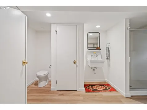 4275 SW Crestwood Drive Portland OR 97225