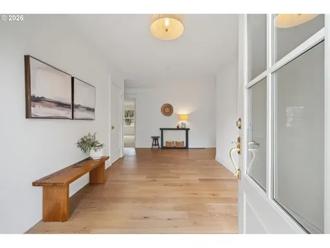 4275 SW Crestwood Drive Portland OR 97225