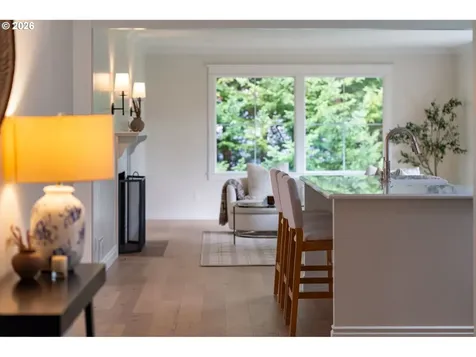 4275 SW Crestwood Drive Portland OR 97225