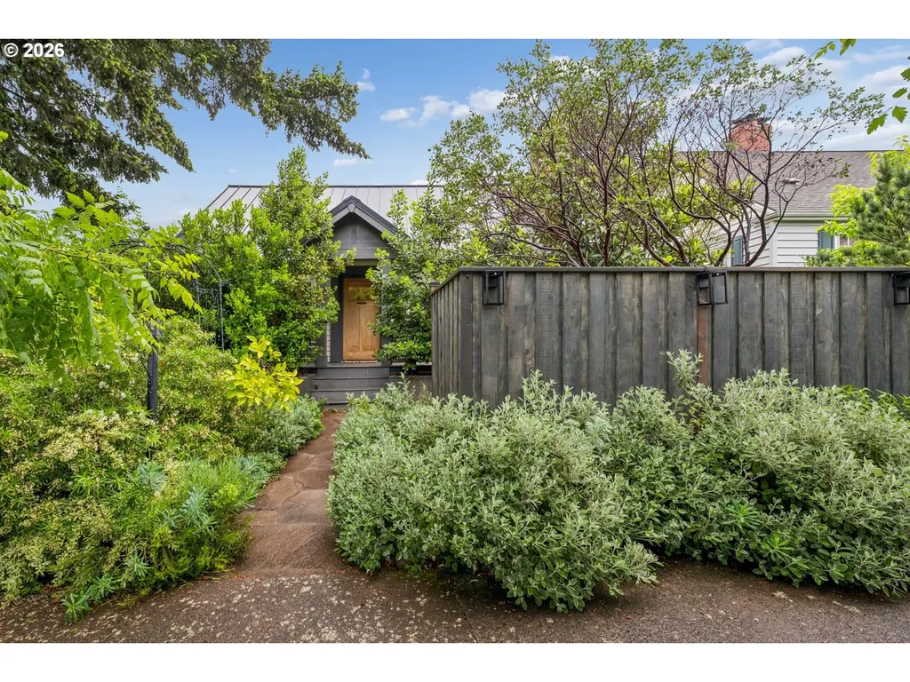 5816 NE 24th Avenue Portland OR 97211