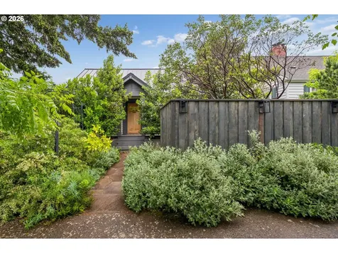 5816 NE 24th Avenue Portland OR 97211