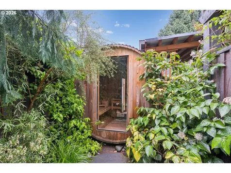 5816 NE 24th Avenue Portland OR 97211