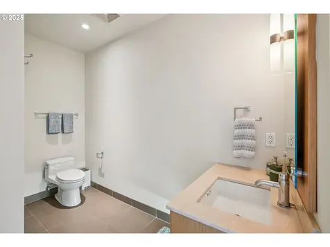 1260 NW Naito Parkway Portland OR 97209