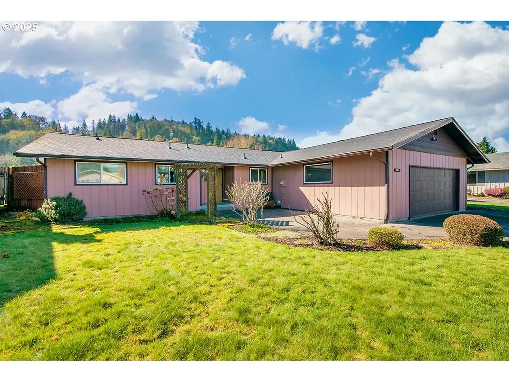 105 Holly Park Street Longview WA 98632