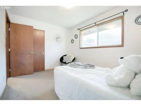 105 Holly Park Street Longview WA 98632