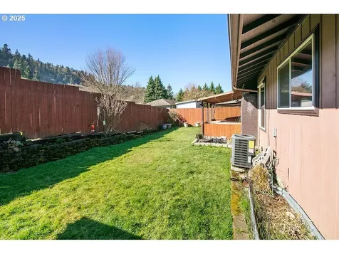105 Holly Park Street Longview WA 98632