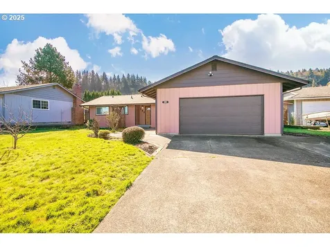 105 Holly Park Street Longview WA 98632