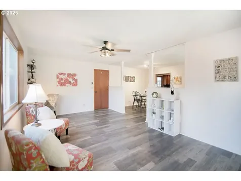 105 Holly Park Street Longview WA 98632