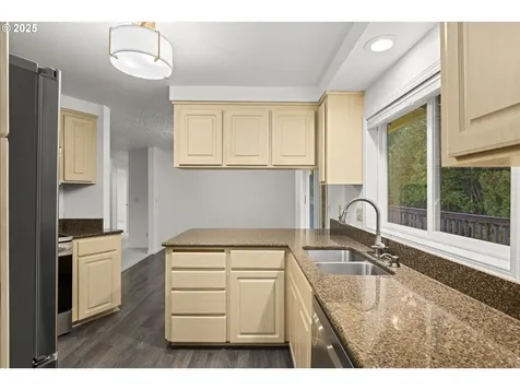 2669 SE Alder Street Hillsboro OR 97123
