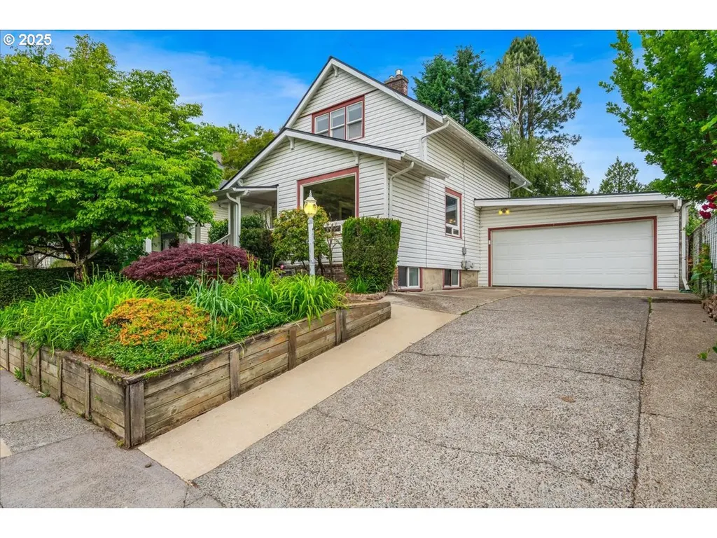 3377 SE Franklin Street Portland OR 97202
