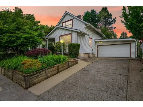 3377 SE Franklin Street Portland OR 97202