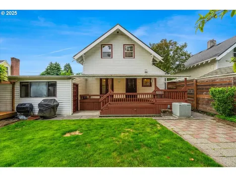 3377 SE Franklin Street Portland OR 97202