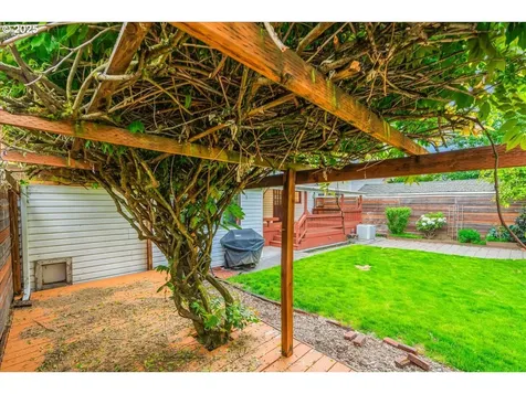 3377 SE Franklin Street Portland OR 97202
