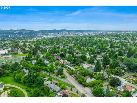 3377 SE Franklin Street Portland OR 97202