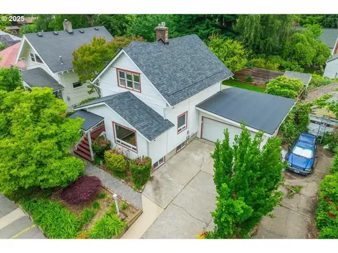 3377 SE Franklin Street Portland OR 97202