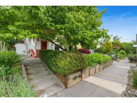 3377 SE Franklin Street Portland OR 97202