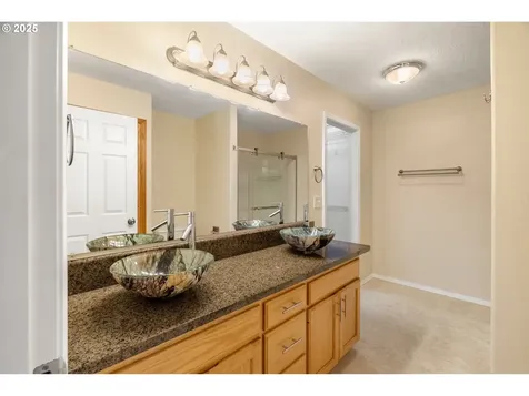 6848 Simeon Drive Springfield OR 97478