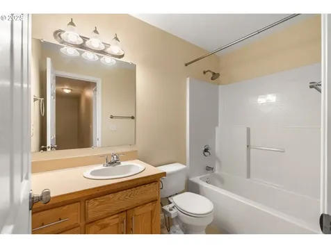 6848 Simeon Drive Springfield OR 97478