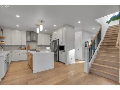 9310 SW 52nd Avenue Portland OR 97219