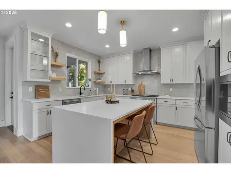 9310 SW 52nd Avenue Portland OR 97219