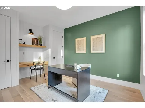 9310 SW 52nd Avenue Portland OR 97219