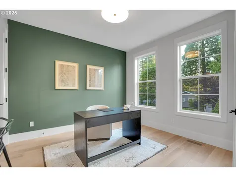 9310 SW 52nd Avenue Portland OR 97219